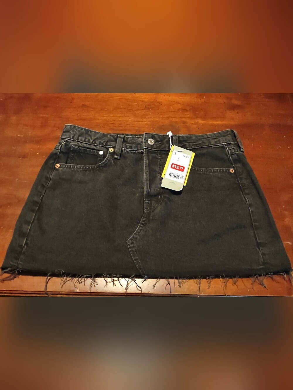 New! H&M Divided Washed Black Denim Mini Skirt Raw Frayed Hem Size S Small